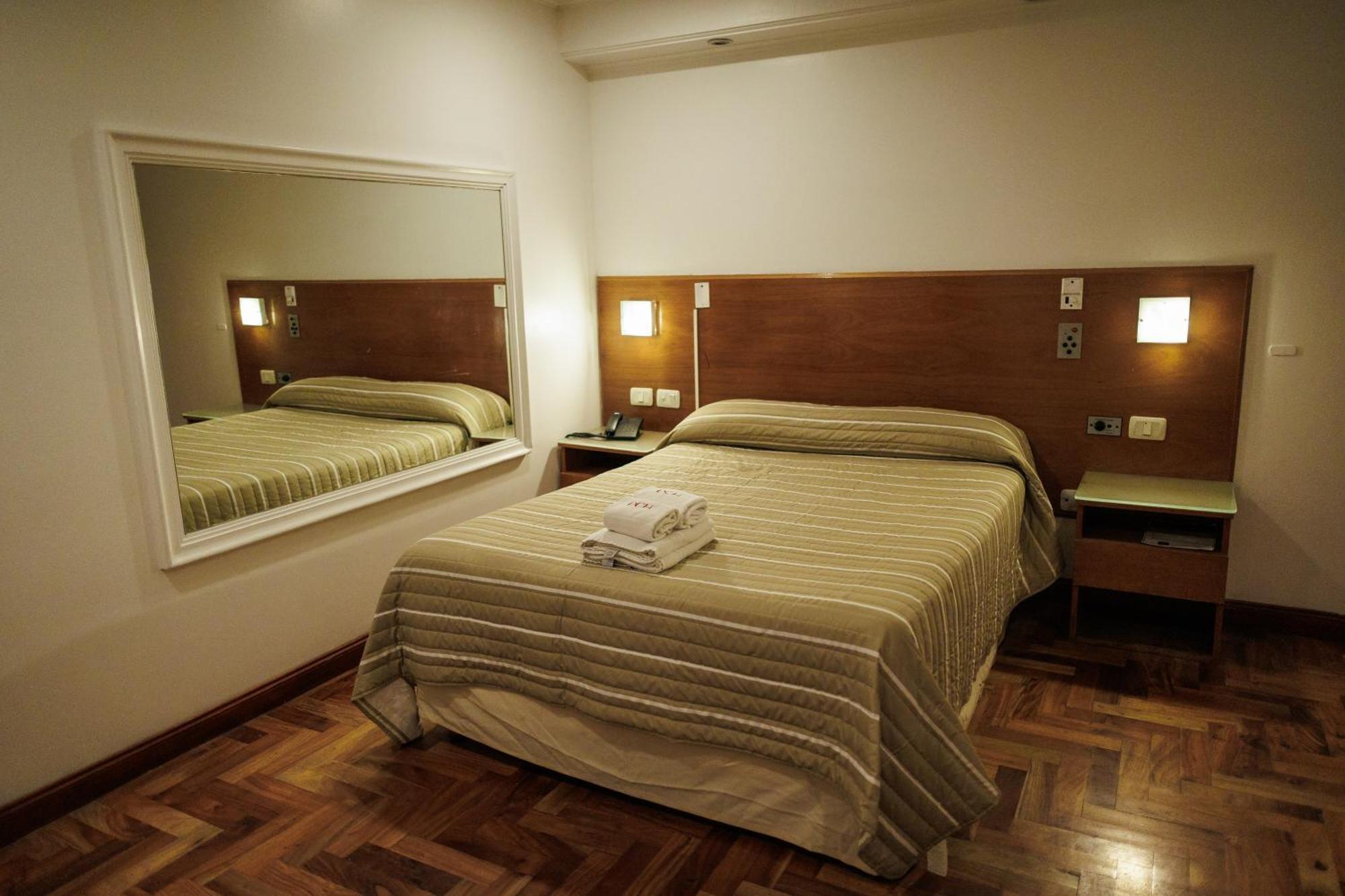 Hotel Petit Кордова Экстерьер фото